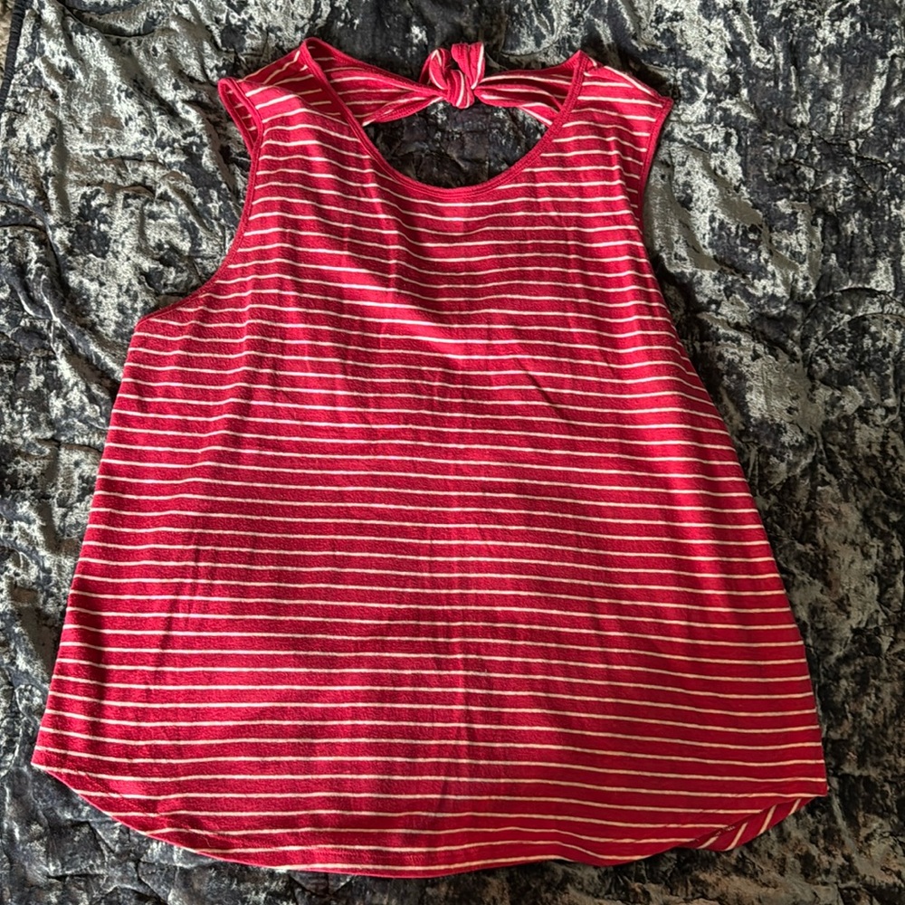 Old Navy pink and white striped open back sleeveless top, size XL.